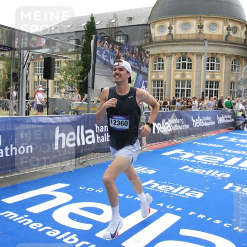 29.06.2025 - hella hamburg halbmarathon Michael Strokosch http://msf.ph/oto/8440295 29.06.2025 10:23:59 Ziel 7963, 11194, 12360, 13440 meine-sportfotos.de