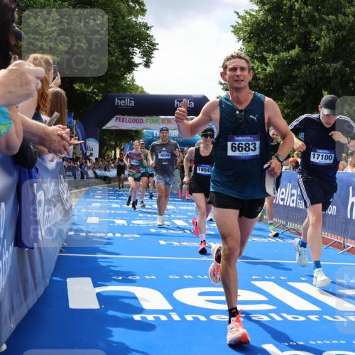 29.06.2025 - hella hamburg halbmarathon Strokosch-Dieckow http://msf.ph/oto/8440358 29.06.2025 10:41:04 Ziel 1136, 2568, 2949, 3332, 3618, 4380, 4871, 5709, 6550, 6683, 8122, 9358, 9659, 9755, 9815, 11062, 11922, 12895, 13268, 17100, 17620, 17971, 18045, 18049 meine-sportfotos.de