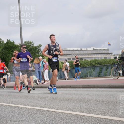 29.06.2025 - hella hamburg halbmarathon Luisa Fischer http://msf.ph/oto/8440365 29.06.2025 10:20:56 Kennedybrücke 14420, 17200, 12401, 1476, 2931, 2094, 1458, 1554, 1622, 2094, 2147, 2548, 2931, 3138, 5002, 5004, 5294, 7094, 7641, 8144, 9798, 10509 meine-sportfotos.de