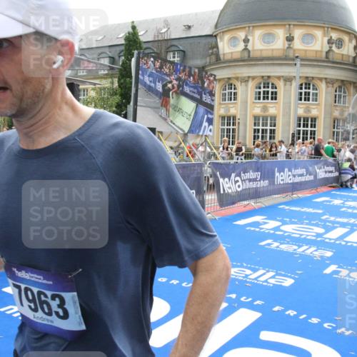 29.06.2025 - hella hamburg halbmarathon Michael Strokosch http://msf.ph/oto/8440366 29.06.2025 10:24:00 Ziel 7963, 11194, 12360, 13440, 14753 meine-sportfotos.de