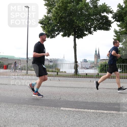 29.06.2025 - hella hamburg halbmarathon Lena Gebhardt http://msf.ph/oto/8440405 29.06.2025 10:29:18 Lombardsbrücke 1080, 1230, 1661, 1869, 2688, 3179, 3311, 3524, 3717, 4161, 4349, 4362, 4373, 4834, 4982, 5167, 6285, 6345, 6725, 7169, 7449, 7517, 7832, 8048, 8812, 9714, 10198, 10322, 10641, 10808, 10996, 11249, 11792, 11803, 11989, 12086, 12099, 12404, 12442, 12958, 13090, 13382, 14205, 14644, 15143, 15452, 15453, 15952, 15955, 16306, 16659, 16662, 16673, 16676, 17496, 17945, 18298, 18299, 18414 meine-sportfotos.de