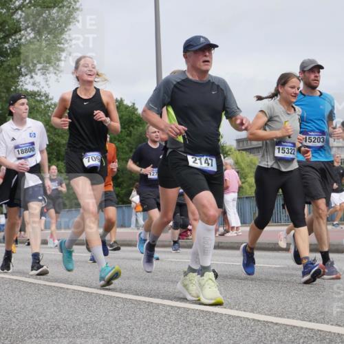 29.06.2025 - hella hamburg halbmarathon Luisa Fischer http://msf.ph/oto/8440434 29.06.2025 10:21:04 Kennedybrücke 18238, 18800, 21, 1, 1603, 350, 709, 127, 2147, 20, 15322, 15203, 1067, 1298, 1554, 1641, 1982, 2147, 2548, 3977, 4804, 5002, 5023, 5294, 7094, 7641, 8144, 8248, 9539, 9734, 9798, 10332, 10831 meine-sportfotos.de