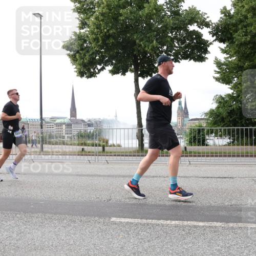 29.06.2025 - hella hamburg halbmarathon Lena Gebhardt http://msf.ph/oto/8440502 29.06.2025 10:29:18 Lombardsbrücke 1080, 1230, 1661, 1869, 2688, 3179, 3311, 3524, 3717, 4161, 4349, 4362, 4373, 4834, 4982, 5167, 6285, 6345, 6725, 7169, 7449, 7517, 7832, 8048, 8812, 9714, 10198, 10322, 10641, 10808, 10996, 11249, 11792, 11803, 11989, 12086, 12099, 12404, 12442, 12958, 13090, 13382, 14205, 14644, 15143, 15452, 15453, 15952, 15955, 16306, 16659, 16662, 16673, 16676, 17496, 17945, 18298, 18299, 18414 meine-sportfotos.de