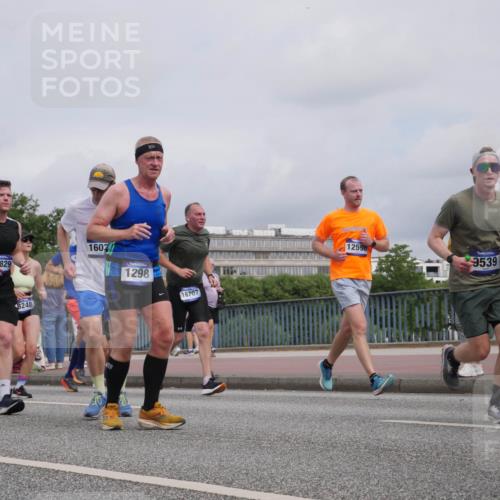 29.06.2025 - hella hamburg halbmarathon Luisa Fischer http://msf.ph/oto/8440514 29.06.2025 10:21:11 Kennedybrücke 16829, 1602, 1298, 16707, 119, 8248, 12598, 9539, 1067, 1298, 1477, 1641, 1982, 2087, 2305, 3482, 3977, 4194, 4738, 4804, 5023, 5290, 7649, 7882, 8248, 9539, 9586, 9717, 9734, 9834, 10332, 10831 meine-sportfotos.de