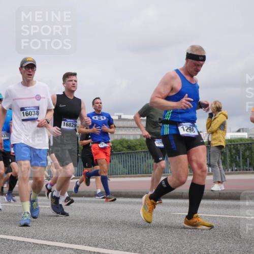 29.06.2025 - hella hamburg halbmarathon Luisa Fischer http://msf.ph/oto/8440536 29.06.2025 10:21:12 Kennedybrücke 3370, 16038, 16829, 181, 1670, 1298, 1259, 1067, 1298, 1477, 1982, 2087, 2305, 3482, 3977, 4194, 4738, 5023, 5290, 6332, 7160, 7649, 7882, 8248, 9539, 9586, 9717, 9734, 9834, 10332, 10831 meine-sportfotos.de