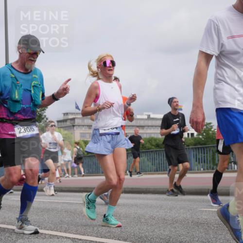 29.06.2025 - hella hamburg halbmarathon Luisa Fischer http://msf.ph/oto/8440569 29.06.2025 10:21:14 Kennedybrücke 2305, 14320, 1603, 1067, 1268, 1298, 1477, 1982, 2087, 2305, 3482, 4194, 4738, 5290, 6332, 7160, 7649, 7882, 7883, 8248, 9539, 9586, 9717, 9734, 9834, 10332, 10831 meine-sportfotos.de