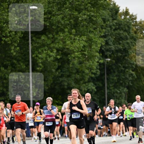 29.06.2025 - hella hamburg halbmarathon Dr. Thomas Lammeyer http://msf.ph/oto/8440595 29.06.2025 10:57:03 Kennedybrücke 1369, 2308, 2420, 2593, 2983, 2988, 3227, 3645, 3787, 5262, 6135, 6604, 6671, 7511, 7682, 7735, 7871, 8250, 8251, 9340, 10600, 10634, 10693, 10884, 11297 meine-sportfotos.de