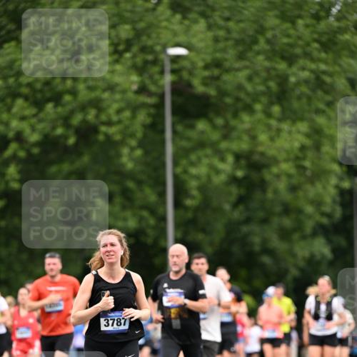 29.06.2025 - hella hamburg halbmarathon Dr. Thomas Lammeyer http://msf.ph/oto/8440666 29.06.2025 10:57:05 Kennedybrücke 2308, 2420, 2593, 2983, 2988, 3227, 3645, 3787, 5262, 6135, 6604, 6671, 7032, 7511, 7682, 7735, 7871, 8250, 8251, 9340, 10080, 10417, 10568, 10600, 10634, 10693, 10884 meine-sportfotos.de