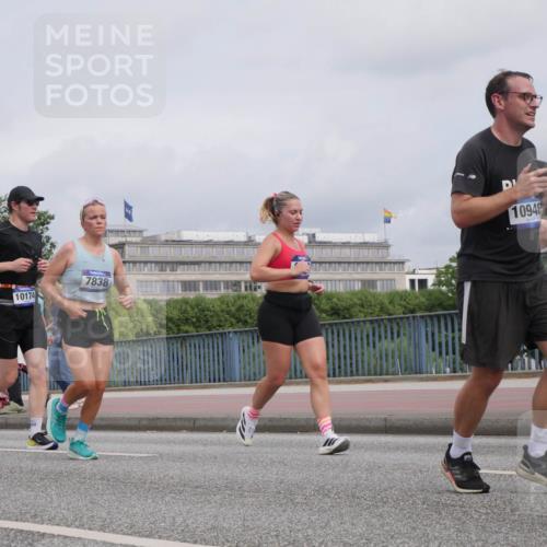 29.06.2025 - hella hamburg halbmarathon Luisa Fischer http://msf.ph/oto/8440671 29.06.2025 10:21:24 Kennedybrücke 7838, 10174, 10946, 17876, 1268, 1820, 2087, 2634, 3125, 3482, 5290, 5909, 6332, 7160, 7413, 7838, 7882, 7883, 9834, 9844, 10174, 10659 meine-sportfotos.de