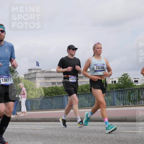 29.06.2025 - hella hamburg halbmarathon Luisa Fischer http://msf.ph/oto/8440680 29.06.2025 10:21:25 Kennedybrücke 18677, 10174, 7838, 9844, 1268, 1820, 2634, 3125, 5909, 6332, 7160, 7413, 7838, 7883, 9844, 10174, 10659 meine-sportfotos.de