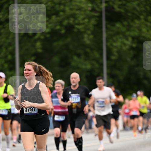 29.06.2025 - hella hamburg halbmarathon Dr. Thomas Lammeyer http://msf.ph/oto/8440721 29.06.2025 10:57:06 Kennedybrücke 2308, 2420, 2593, 2983, 2988, 3227, 3645, 3787, 6135, 6604, 6671, 7032, 7511, 7682, 7735, 7871, 8250, 8251, 9340, 10080, 10417, 10568, 10600, 10634, 10693, 10884 meine-sportfotos.de