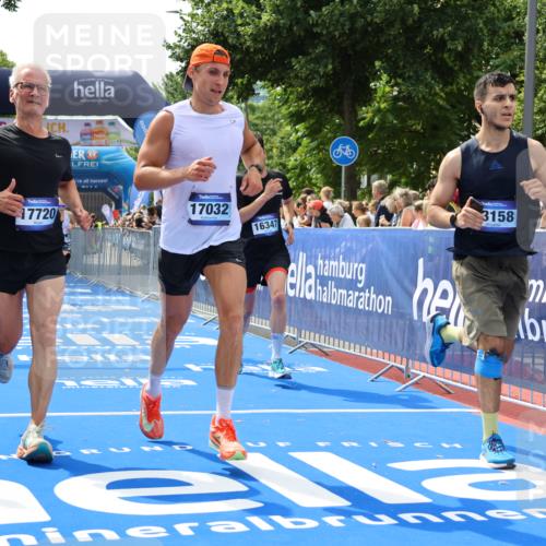 29.06.2025 - hella hamburg halbmarathon Strokosch-Dieckow http://msf.ph/oto/8440725 29.06.2025 10:40:57 Ziel 1677, 2949, 4871, 6550, 6683, 7378, 9358, 9547, 9755, 10369, 10934, 11062, 11922, 12088, 12385, 13029, 13158, 14661, 15689, 16347, 17032, 17100, 17620, 17720, 17971, 18045, 18049, 18173 meine-sportfotos.de