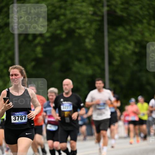 29.06.2025 - hella hamburg halbmarathon Dr. Thomas Lammeyer http://msf.ph/oto/8440738 29.06.2025 10:57:06 Kennedybrücke 2308, 2420, 2593, 2983, 2988, 3227, 3645, 3787, 6135, 6604, 6671, 7032, 7511, 7682, 7735, 7871, 8250, 8251, 9340, 10080, 10417, 10568, 10600, 10634, 10693, 10884 meine-sportfotos.de