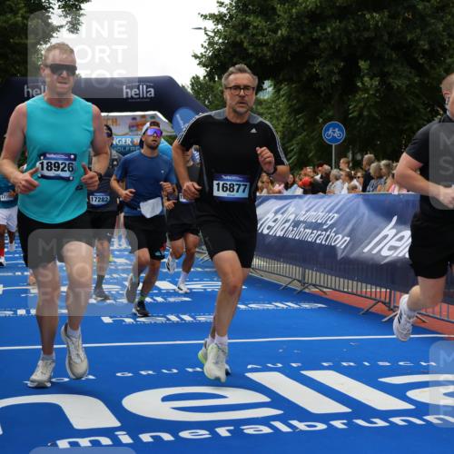 29.06.2025 - hella hamburg halbmarathon Strokosch-Dieckow http://msf.ph/oto/8440752 29.06.2025 10:49:43 Ziel 2504, 2706, 2937, 3060, 3543, 4017, 5460, 5894, 5978, 6115, 6125, 7332, 9126, 9200, 9463, 9551, 9619, 9723, 9924, 11975, 11977, 13159, 13463, 14794, 16800, 16843, 16877, 17282, 17753, 18058, 18451, 18926, 19122 meine-sportfotos.de