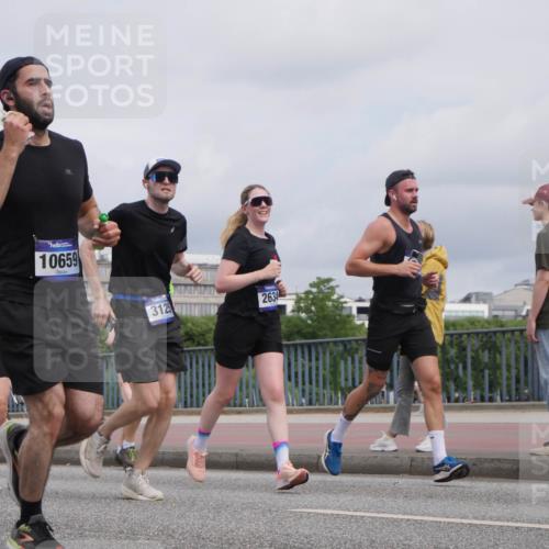 29.06.2025 - hella hamburg halbmarathon Luisa Fischer http://msf.ph/oto/8440760 29.06.2025 10:21:30 Kennedybrücke 5, 10659, 3125, 2634, 1820, 2634, 2821, 3125, 5909, 7413, 8341, 9222, 10659 meine-sportfotos.de