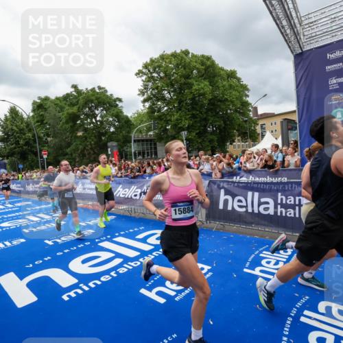 29.06.2025 - hella hamburg halbmarathon Zöllner http://msf.ph/oto/8440781 29.06.2025 10:56:03 Ziel 1180, 3042, 3058, 7147, 8968, 9246, 10084, 14867, 15184, 15868, 15884, 16176, 18212 meine-sportfotos.de