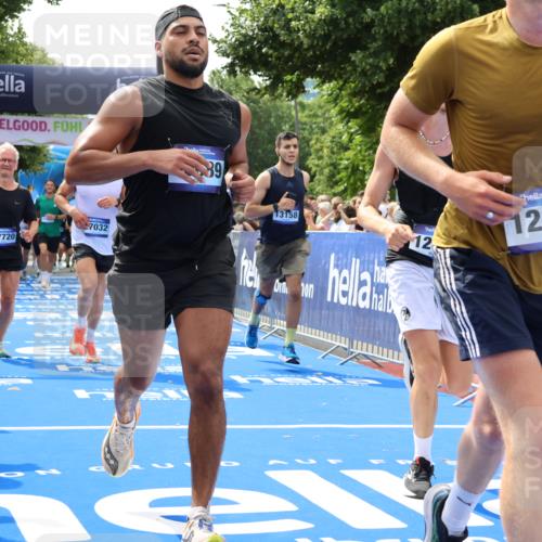29.06.2025 - hella hamburg halbmarathon Strokosch-Dieckow http://msf.ph/oto/8440806 29.06.2025 10:40:56 Ziel 1631, 1677, 2949, 6550, 6683, 7109, 7378, 9358, 9547, 9755, 10369, 10934, 11062, 11922, 12088, 12385, 13029, 13158, 14661, 15689, 16347, 17032, 17100, 17620, 17720, 17971, 18173 meine-sportfotos.de
