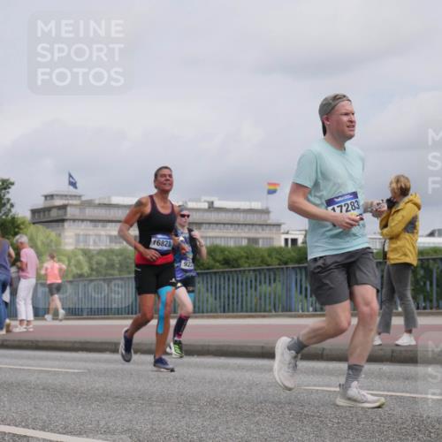 29.06.2025 - hella hamburg halbmarathon Luisa Fischer http://msf.ph/oto/8440823 29.06.2025 10:21:35 Kennedybrücke 8341, 7445, 16828, 922, 17283, 1234, 2335, 2821, 4123, 4383, 7445, 8067, 8341, 9222, 9276 meine-sportfotos.de