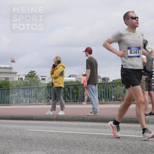 29.06.2025 - hella hamburg halbmarathon Luisa Fischer http://msf.ph/oto/8440869 29.06.2025 10:21:37 Kennedybrücke 1869, 8341, 1234, 2335, 2821, 4123, 4383, 7121, 7445, 8067, 8341, 9222, 9276 meine-sportfotos.de