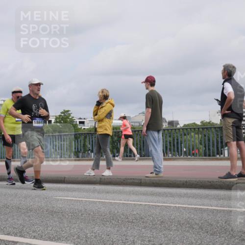 29.06.2025 - hella hamburg halbmarathon Luisa Fischer http://msf.ph/oto/8440872 29.06.2025 10:21:38 Kennedybrücke 18697, 1234, 2335, 2821, 4123, 4383, 7121, 7445, 8067, 8341, 9222, 9276, 10502, 10856 meine-sportfotos.de