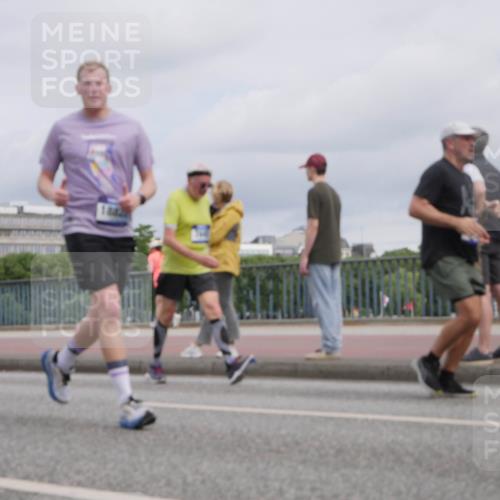 29.06.2025 - hella hamburg halbmarathon Luisa Fischer http://msf.ph/oto/8440890 29.06.2025 10:21:39 Kennedybrücke 1234, 2335, 2821, 3202, 4123, 4383, 7121, 7445, 8067, 8341, 9222, 9276, 9505, 10502, 10856 meine-sportfotos.de
