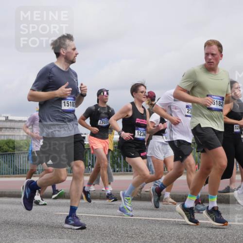 29.06.2025 - hella hamburg halbmarathon Luisa Fischer http://msf.ph/oto/8440906 29.06.2025 10:21:42 Kennedybrücke 14967, 15183, 17027, 1234, 8, 23, 5182, 12, 1234, 2335, 2821, 3202, 4123, 4383, 5611, 5733, 6413, 7121, 7445, 8067, 8665, 9276, 9505, 10467, 10502, 10856 meine-sportfotos.de
