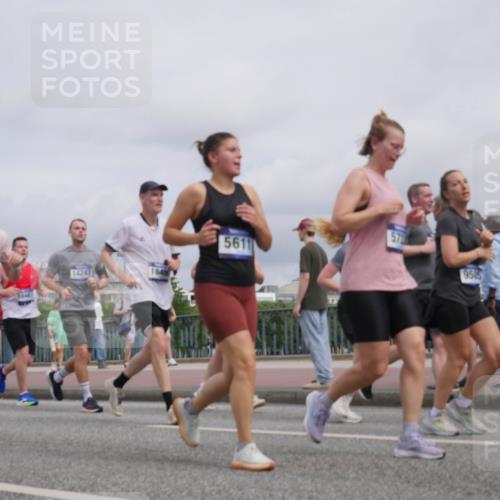29.06.2025 - hella hamburg halbmarathon Luisa Fischer http://msf.ph/oto/8441028 29.06.2025 10:21:50 Kennedybrücke 12847, 10467, 14247, 5611, 57, 9505, 1521, 3202, 3321, 3591, 3592, 5049, 5264, 5266, 5611, 5733, 5910, 6413, 7121, 7214, 7454, 8665, 8799, 9505, 9549, 9658, 10172, 10467, 10502, 10856 meine-sportfotos.de