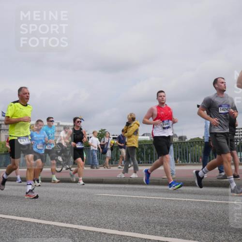 29.06.2025 - hella hamburg halbmarathon Luisa Fischer http://msf.ph/oto/8441045 29.06.2025 10:21:52 Kennedybrücke 18336, 6413, 5910, 526, 15436, 10467, 14247, 1521, 3202, 3321, 3591, 3592, 5049, 5264, 5266, 5611, 5733, 5910, 6413, 7214, 7454, 8665, 8799, 9505, 9549, 9658, 10172, 10467, 10687 meine-sportfotos.de