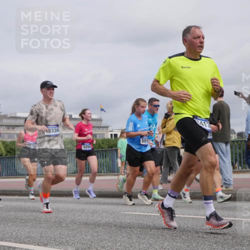 29.06.2025 - hella hamburg halbmarathon Luisa Fischer http://msf.ph/oto/8441059 29.06.2025 10:21:53 Kennedybrücke 14332, 4023, 12703, 8336, 5266, 591, 413, 154, 1521, 3321, 3591, 3592, 5049, 5264, 5266, 5611, 5733, 5910, 6413, 7214, 7454, 8665, 8799, 9549, 9658, 10172, 10467, 10687 meine-sportfotos.de