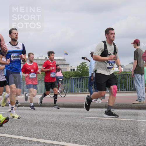 29.06.2025 - hella hamburg halbmarathon Luisa Fischer http://msf.ph/oto/8441092 29.06.2025 10:21:56 Kennedybrücke 1160, 5049, 3592, 3591, 7214, 1655, 1521, 2096, 3321, 3591, 3592, 5049, 5264, 5266, 5910, 6482, 7214, 7454, 8799, 9549, 9658, 9964, 10172, 10687 meine-sportfotos.de