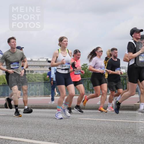 29.06.2025 - hella hamburg halbmarathon Luisa Fischer http://msf.ph/oto/8441161 29.06.2025 10:22:02 Kennedybrücke 166, 18916, 16833, 18246, 913, 1799, 1751, 1349, 2096, 3026, 3321, 3592, 4718, 4845, 6194, 6477, 6482, 8799, 9549, 9658, 9756, 9757, 9964, 10037, 10172, 10687, 10816 meine-sportfotos.de