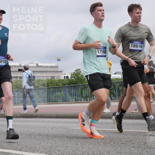29.06.2025 - hella hamburg halbmarathon Luisa Fischer http://msf.ph/oto/8441177 29.06.2025 10:22:03 Kennedybrücke 19010, 17166, 18916, 1349, 2096, 2781, 3026, 4718, 4845, 5323, 6194, 6477, 6482, 8799, 9658, 9756, 9757, 9964, 10037, 10687, 10816 meine-sportfotos.de