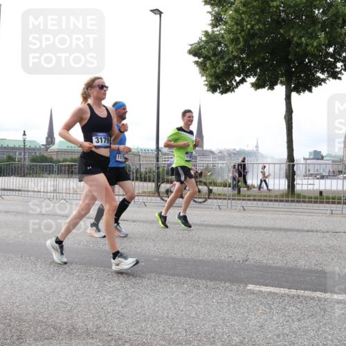 29.06.2025 - hella hamburg halbmarathon Lena Gebhardt http://msf.ph/oto/8441195 29.06.2025 10:29:24 Lombardsbrücke 3179, 1179, 118, 1063, 1230, 1661, 1869, 2688, 3179, 3311, 3524, 4161, 4349, 4362, 4373, 4395, 4982, 6285, 6345, 6725, 7169, 7449, 7517, 7832, 8048, 8812, 9714, 10198, 10322, 10641, 10808, 10996, 11249, 11269, 11634, 11792, 11803, 11989, 12086, 12099, 12216, 12404, 12442, 12958, 13090, 13382, 14644, 15952, 15955, 16306, 16659, 16662, 16673, 16676, 17496, 17945, 18298, 18299, 18414 meine-sportfotos.de