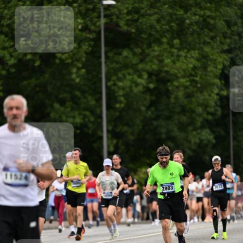29.06.2025 - hella hamburg halbmarathon Dr. Thomas Lammeyer http://msf.ph/oto/8441198 29.06.2025 10:57:12 Kennedybrücke 2420, 2593, 2983, 2988, 3227, 3787, 6135, 6604, 7032, 7511, 7690, 7735, 7871, 8250, 8251, 9340, 10080, 10417, 10568, 10600, 10693, 10879, 10884 meine-sportfotos.de
