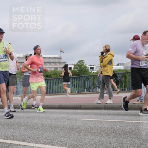 29.06.2025 - hella hamburg halbmarathon Luisa Fischer http://msf.ph/oto/8441204 29.06.2025 10:22:05 Kennedybrücke 6482, 4414, 2096, 1349, 2096, 2311, 2781, 3026, 4718, 4845, 5323, 6194, 6477, 6482, 7051, 9652, 9756, 9757, 9964, 10037, 10687, 10816 meine-sportfotos.de