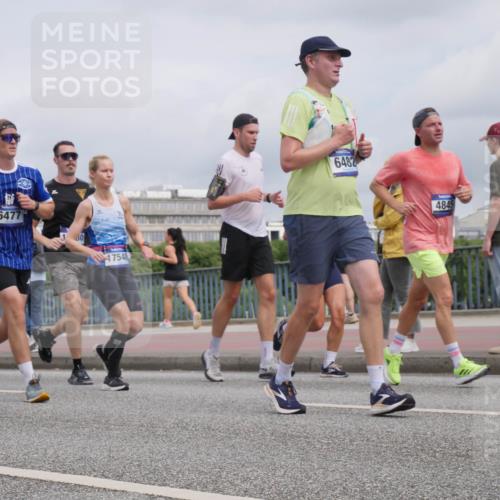 29.06.2025 - hella hamburg halbmarathon Luisa Fischer http://msf.ph/oto/8441215 29.06.2025 10:22:06 Kennedybrücke 6477, 30, 17548, 6482, 4845, 1349, 2096, 2311, 2781, 3026, 4718, 4845, 5323, 6194, 6477, 6482, 7051, 7566, 7844, 9652, 9756, 9757, 9964, 10037, 10816 meine-sportfotos.de