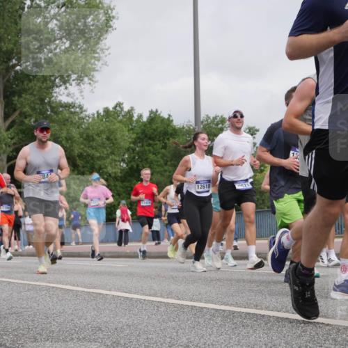 29.06.2025 - hella hamburg halbmarathon Luisa Fischer http://msf.ph/oto/8441241 29.06.2025 10:22:12 Kennedybrücke 566, 311, 17386, 84, 156, 13424, 12619, 621, 11656, 42, 1349, 1718, 2311, 2781, 3026, 3529, 5034, 5098, 5323, 6194, 7051, 7252, 7566, 7844, 8575, 9652, 9756, 9757, 10037, 10816 meine-sportfotos.de