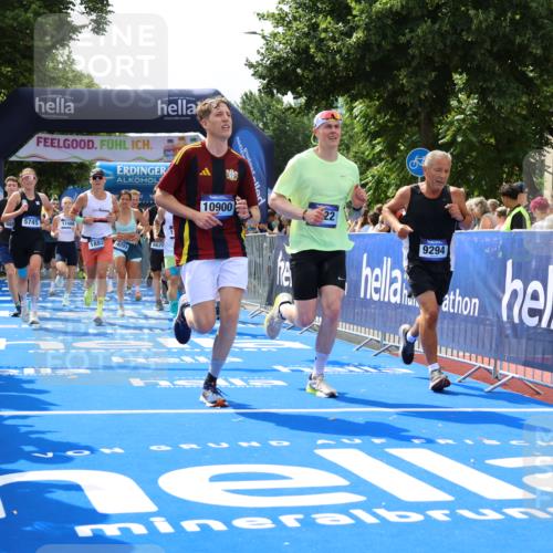 29.06.2025 - hella hamburg halbmarathon Strokosch-Dieckow http://msf.ph/oto/8441291 29.06.2025 10:40:42 Ziel 1631, 1882, 1912, 2324, 2714, 2750, 4634, 4843, 4889, 5014, 5026, 5745, 6429, 7080, 7109, 7622, 8074, 8629, 9294, 9979, 10900, 11959, 12865, 14092, 14272, 14820, 15351, 15493, 15542, 16201, 16249, 16599, 17486, 17724, 18399 meine-sportfotos.de