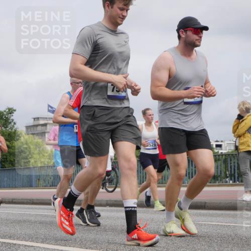 29.06.2025 - hella hamburg halbmarathon Luisa Fischer http://msf.ph/oto/8441293 29.06.2025 10:22:15 Kennedybrücke 18519, 1, 7, 529, 9, 1718, 2311, 2589, 2781, 2895, 3529, 5034, 5098, 5323, 6270, 7051, 7252, 7566, 7844, 8575, 9652 meine-sportfotos.de