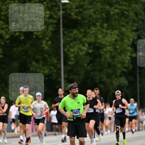 29.06.2025 - hella hamburg halbmarathon Dr. Thomas Lammeyer http://msf.ph/oto/8441351 29.06.2025 10:57:13 Kennedybrücke 2420, 2983, 2988, 3227, 3787, 6135, 6604, 7032, 7511, 7690, 7735, 7871, 8250, 8251, 9340, 10080, 10417, 10568, 10600, 10693, 10879, 10884, 10981 meine-sportfotos.de