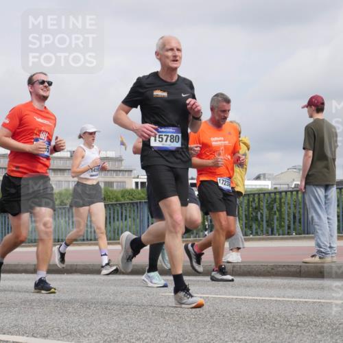 29.06.2025 - hella hamburg halbmarathon Luisa Fischer http://msf.ph/oto/8441412 29.06.2025 10:22:23 Kennedybrücke 1459, 15780, 17238, 1325, 1332, 1718, 1755, 2017, 2589, 2895, 3105, 3118, 4108, 4110, 4722, 5034, 5080, 5449, 6270, 6542, 6736, 7143, 7252, 8761, 9252, 9270, 9272, 9856, 10124, 10129 meine-sportfotos.de