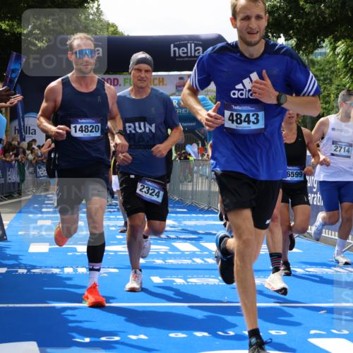 29.06.2025 - hella hamburg halbmarathon Strokosch-Dieckow http://msf.ph/oto/8441420 29.06.2025 10:40:40 Ziel 1882, 1912, 2324, 2714, 2750, 4634, 4843, 4889, 5014, 5026, 5745, 7080, 7622, 8074, 8629, 9294, 10900, 11959, 12865, 14092, 14272, 14820, 15015, 15351, 15493, 15542, 16201, 16249, 16599, 17486, 17724, 18399 meine-sportfotos.de