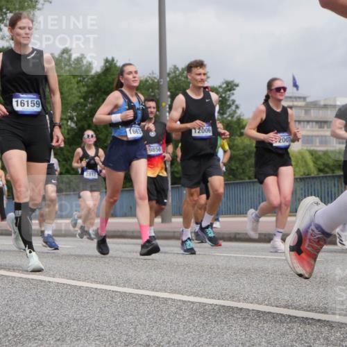 29.06.2025 - hella hamburg halbmarathon Luisa Fischer http://msf.ph/oto/8441453 29.06.2025 10:22:28 Kennedybrücke 10124, 16159, 2812, 663, 9856, 12006, 2007, 1159, 1160, 1325, 1332, 1755, 2017, 2589, 2703, 2812, 3105, 3118, 4108, 4110, 4722, 5080, 5449, 6249, 6270, 6542, 6736, 7143, 8761, 9252, 9270, 9272, 9856, 10124, 10129 meine-sportfotos.de