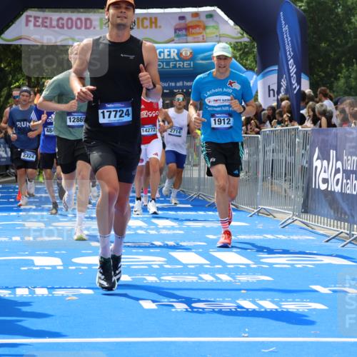 29.06.2025 - hella hamburg halbmarathon Strokosch-Dieckow http://msf.ph/oto/8441516 29.06.2025 10:40:37 Ziel 1882, 1912, 2324, 2714, 2750, 4843, 4889, 5026, 5745, 7284, 7622, 8629, 9294, 10900, 11767, 12365, 12540, 12865, 14092, 14272, 14820, 15015, 15164, 15351, 15493, 15542, 16201, 16249, 16599, 17214, 17724, 18192, 18399 meine-sportfotos.de