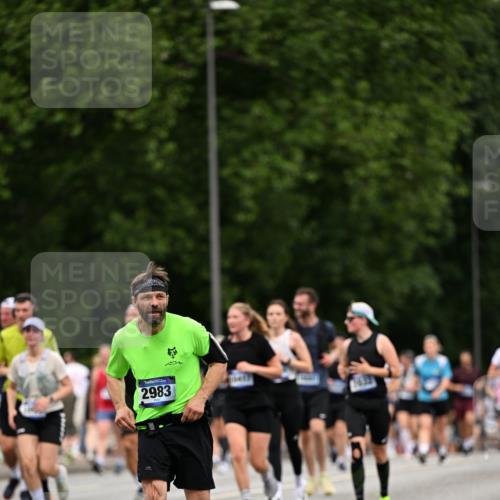 29.06.2025 - hella hamburg halbmarathon Dr. Thomas Lammeyer http://msf.ph/oto/8441519 29.06.2025 10:57:15 Kennedybrücke 2420, 2983, 2988, 3227, 3787, 4595, 6135, 6604, 7032, 7511, 7690, 7735, 7871, 9340, 10080, 10417, 10568, 10600, 10879, 10884, 10981 meine-sportfotos.de