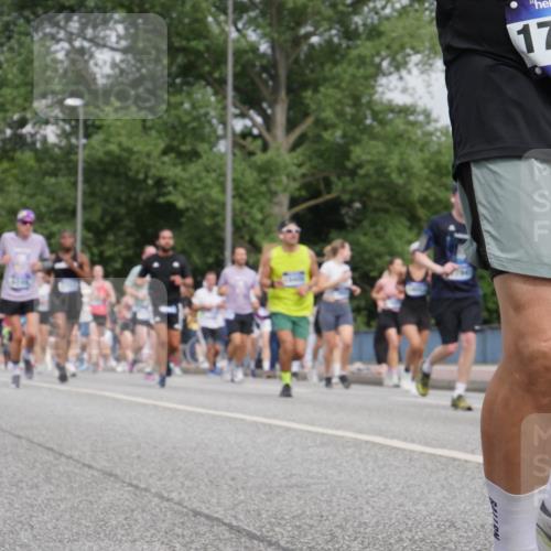 29.06.2025 - hella hamburg halbmarathon Luisa Fischer http://msf.ph/oto/8441529 29.06.2025 10:22:34 Kennedybrücke 8, 17490, 1159, 1160, 1332, 1708, 2703, 2812, 4108, 4110, 5080, 5449, 6249, 6542, 7143, 8778, 9270, 9272, 9856, 10124, 10129, 10540 meine-sportfotos.de