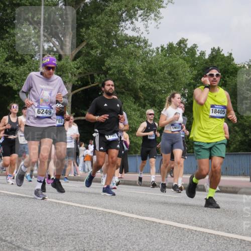 29.06.2025 - hella hamburg halbmarathon Luisa Fischer http://msf.ph/oto/8441571 29.06.2025 10:22:36 Kennedybrücke 18279, 13567, 1124, 6249, 703, 0966, 7708, 16951, 19081, 18405, 18053, 1159, 1160, 1708, 2703, 2812, 4108, 4170, 5178, 5449, 6249, 7143, 8778, 10540 meine-sportfotos.de