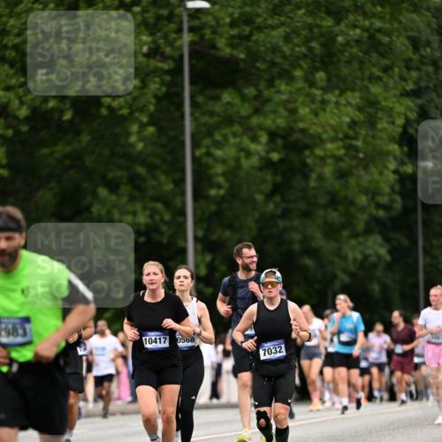 29.06.2025 - hella hamburg halbmarathon Dr. Thomas Lammeyer http://msf.ph/oto/8441653 29.06.2025 10:57:16 Kennedybrücke 2420, 2983, 2988, 3227, 3787, 4595, 6135, 6604, 7032, 7511, 7690, 7735, 7871, 9340, 10080, 10417, 10568, 10879, 10884, 10981 meine-sportfotos.de
