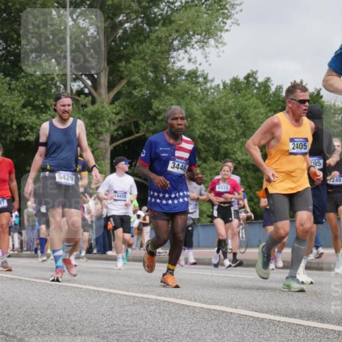 29.06.2025 - hella hamburg halbmarathon Luisa Fischer http://msf.ph/oto/8441660 29.06.2025 10:22:47 Kennedybrücke 14953, 18417, 7647, 5429, 14428, 3446, 6939, 2405, 95, 249, 70, 3, 8537, 2405, 2795, 2918, 2993, 2995, 3446, 3631, 4170, 4979, 5178, 5397, 5429, 6939, 7248, 7249, 7836, 8427, 8537, 8778, 10594 meine-sportfotos.de