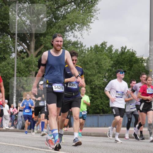 29.06.2025 - hella hamburg halbmarathon Luisa Fischer http://msf.ph/oto/8441679 29.06.2025 10:22:49 Kennedybrücke 7647, 4570, 15529, 5429, 5397, 291, 14428, 1480, 6939, 2405, 2795, 2918, 2993, 2995, 3446, 3631, 4170, 4562, 4570, 4979, 5178, 5397, 5429, 6939, 7248, 7249, 7836, 8427, 8537, 10349, 10594 meine-sportfotos.de